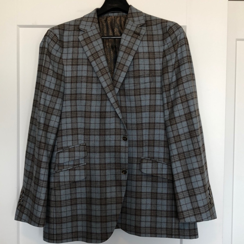 Beautiful wool/cashmere/silk sport coat. Size 44R